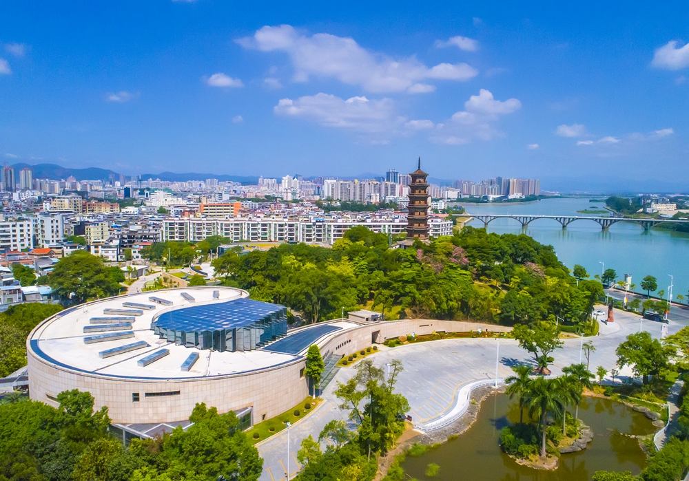 河源市博物館關(guān)于暑期延時(shí)開放的通告